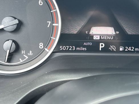 Used 2024 Nissan Rogue SV image 16