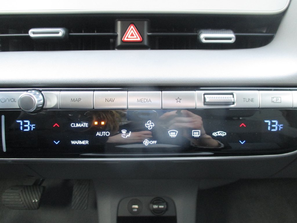 New 2024 Hyundai Ioniq 5 SE AWD/4WD image 11
