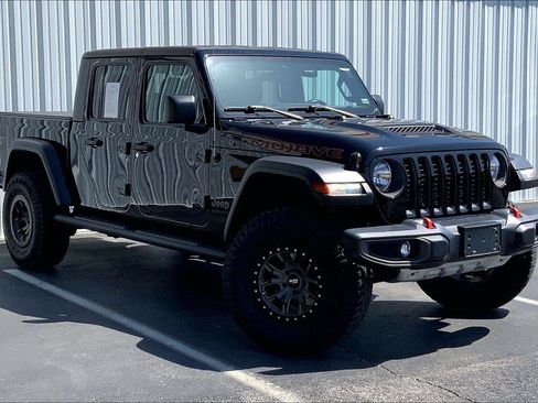 Used 2021 Jeep Gladiator Mojave w/ Cold Weather Group AWD/4WD image 32