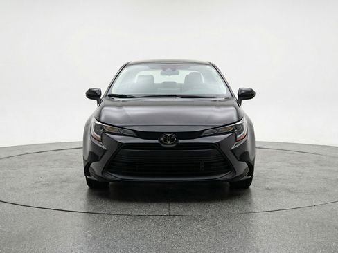 Used 2025 Toyota Corolla LE FWD image 2