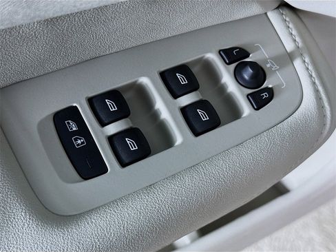 New 2026 Volvo XC60 T8 Ultra w/ Protection Package Premier image 17