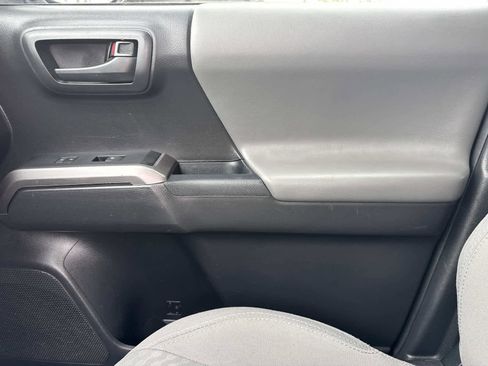 Used 2022 Toyota Tacoma SR5 image 22