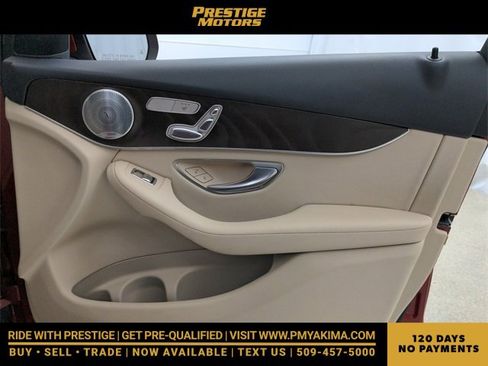 Used 2018 Mercedes-Benz GLC 300 4MATIC image 40