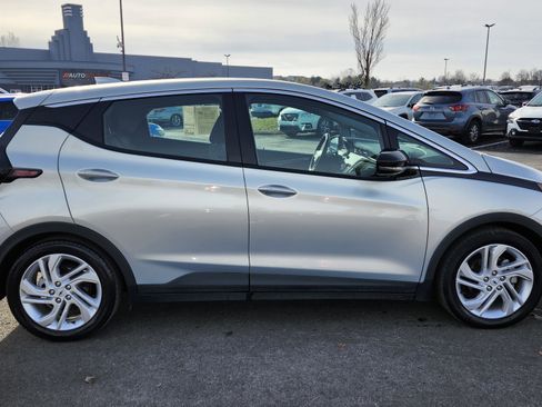 Used 2023 Chevrolet Bolt LT image 18