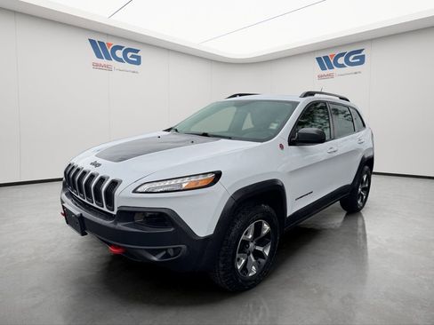 Used 2018 Jeep Cherokee Trailhawk AWD/4WD image 8