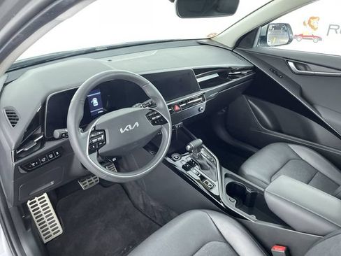 Used 2023 Kia Niro SX Touring FWD image 20
