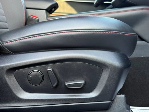 Used 2025 Ford Explorer ST-Line w/ ST-Line Street Pack image 54