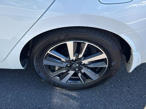 Certified 2025 Nissan Versa SV w/ Trunk Package FWD image 21