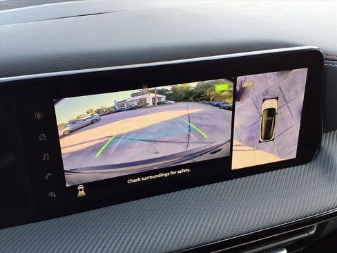 Used 2025 Nissan Kicks SR image 24