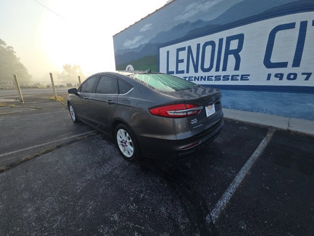 Used 2019 Ford Fusion SE FWD image 5