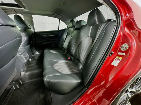 Used 2019 Toyota Camry SE FWD image 28