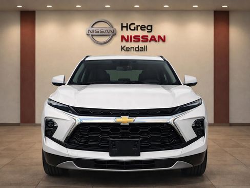 Used 2025 Chevrolet Blazer LT AWD/4WD image 4