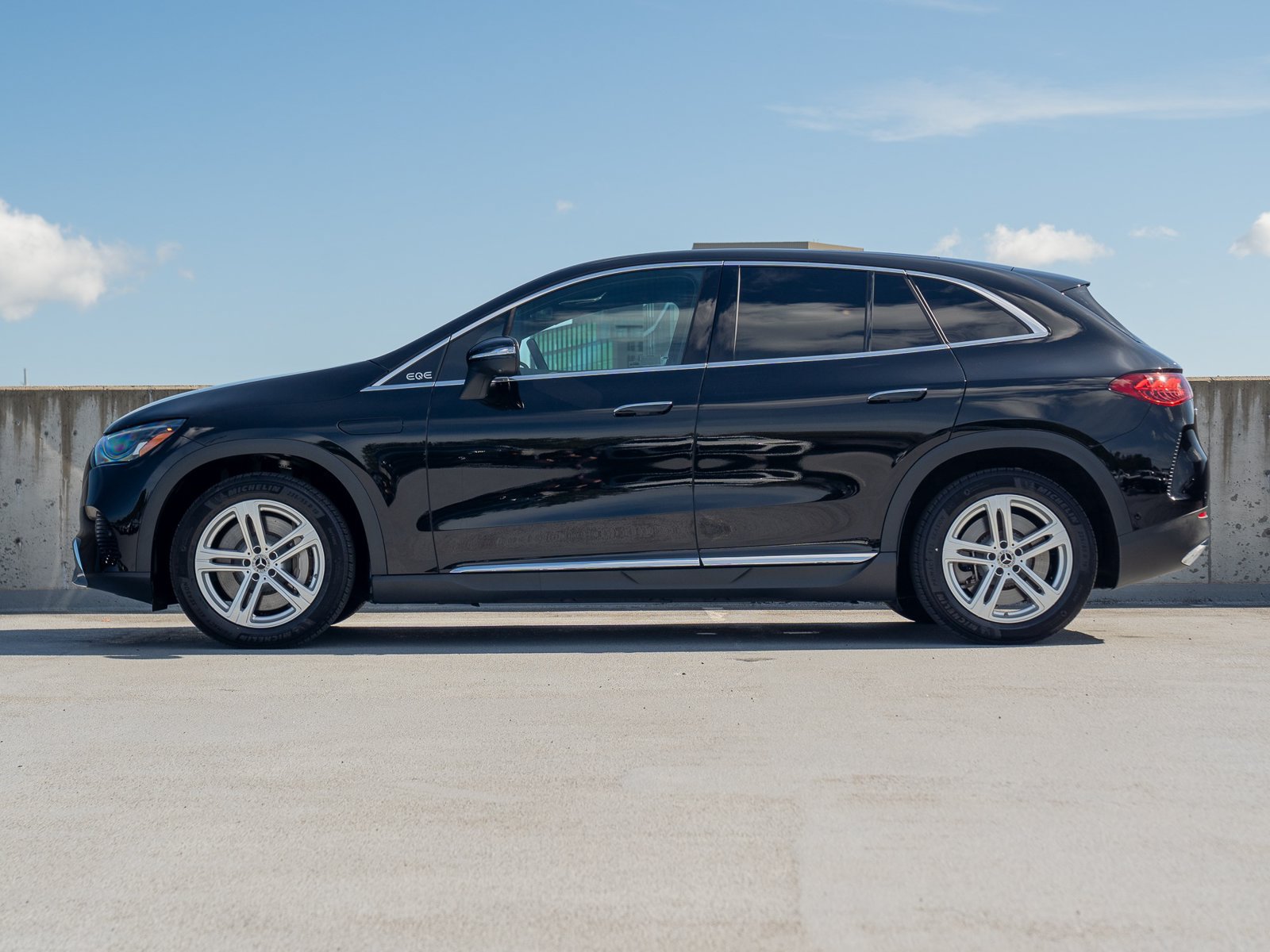 Certified 2023 Mercedes-Benz EQE 350+ 4MATIC SUV image 4