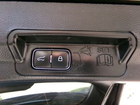 Used 2023 Ford Explorer XLT w/ Equipment Group 202A AWD/4WD image 31