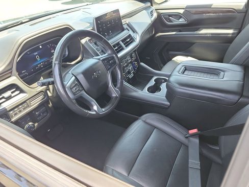 Used 2022 Chevrolet Tahoe Z71 w/ Z71 Off-Road Package AWD/4WD image 3