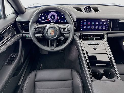 Certified 2025 Porsche Panamera RWD image 25