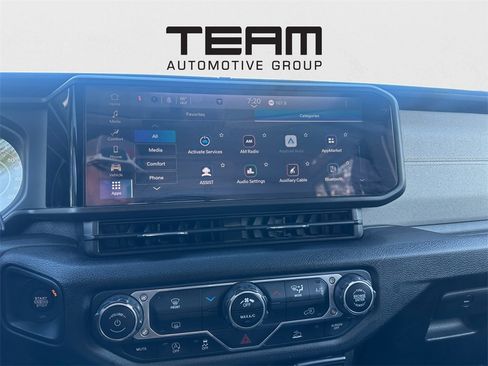 Certified 2024 Jeep Gladiator Sport image 12