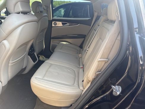 Used 2016 Lincoln MKX Reserve w/ Luxury Package image 26