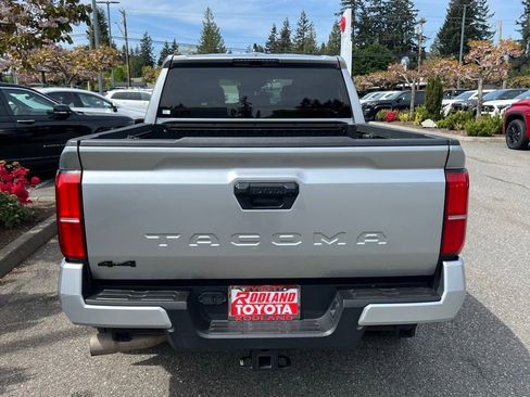 Used 2024 Toyota Tacoma TRD Sport AWD/4WD image 8