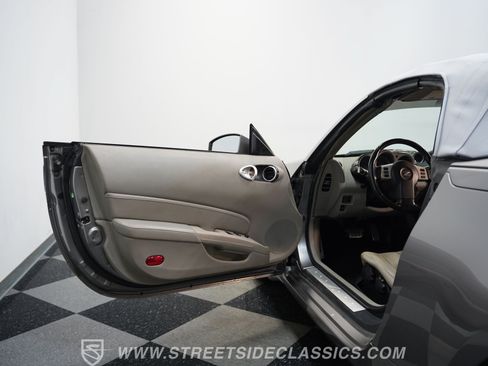 Used 2007 Nissan 350Z Touring RWD image 36