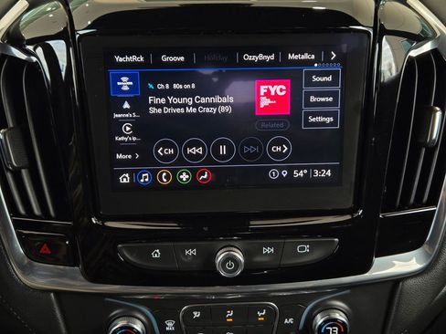 Used 2023 Chevrolet Traverse LT AWD/4WD image 17