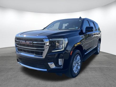 Used 2024 GMC Yukon SLT w/ SLT Luxury Package image 3