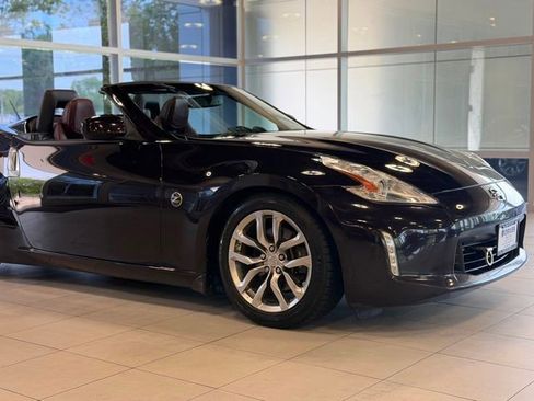 Used 2014 Nissan 370Z Touring RWD image 6