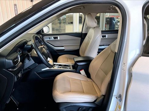 Used 2023 Ford Explorer Limited image 10