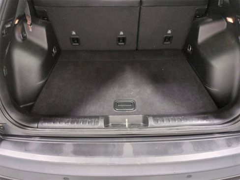 Certified 2019 Jeep Cherokee Trailhawk w/ Cold Weather Group image 34