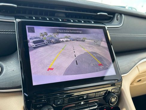 Certified 2022 Jeep Grand Cherokee L Limited RWD image 25