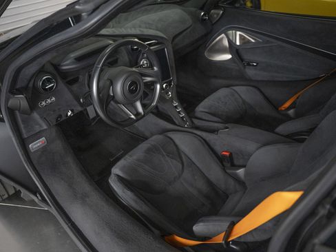 Used 2019 McLaren 720S image 34