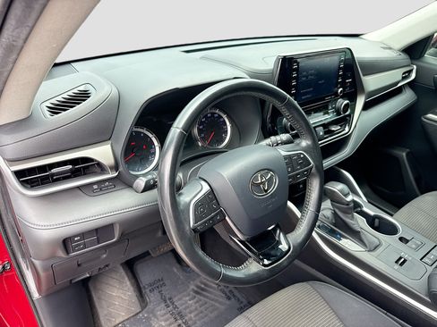 Used 2020 Toyota Highlander LE FWD image 27
