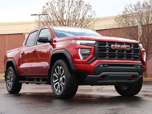 Certified 2024 GMC Canyon AT4 w/ AT4 Premium Package AWD/4WD image 1