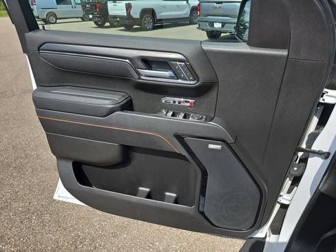 Used 2025 GMC Sierra 1500 AT4 w/ AT4 Premium Package AWD/4WD image 29