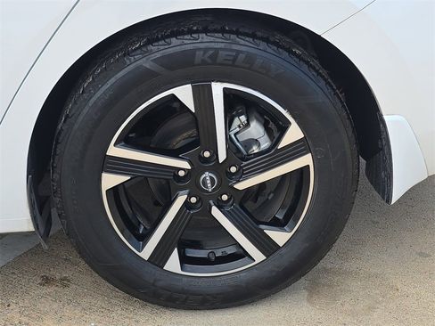 Used 2024 Nissan Sentra SV image 27