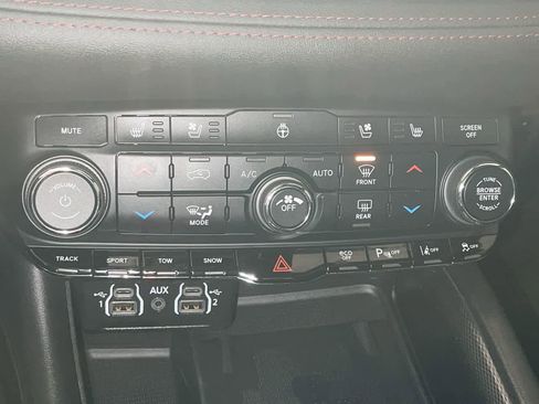 Used 2022 Dodge Durango R/T w/ Tow 'N Go Package image 19