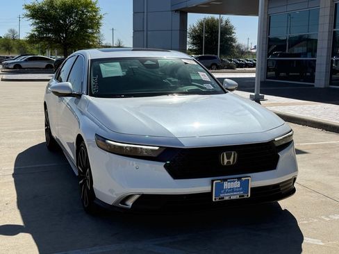 Used 2024 Honda Accord Touring image 7