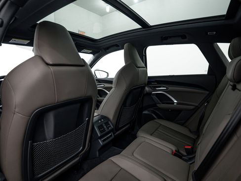 Certified 2025 Audi Q5 Premium Plus w/ Premium Plus image 19