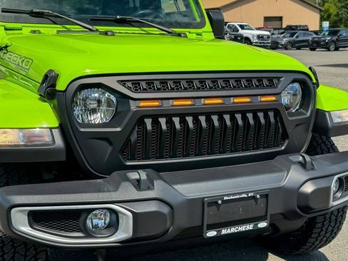 Used 2021 Jeep Gladiator Overland AWD/4WD image 9