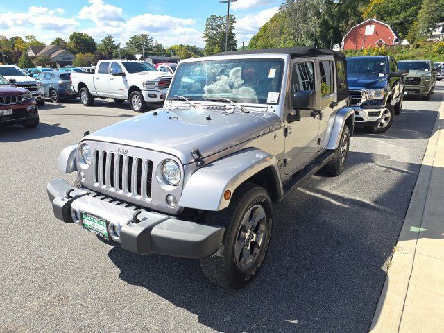 Used 2017 Jeep Wrangler Unlimited Sahara w/ Connectivity Group AWD/4WD image 3