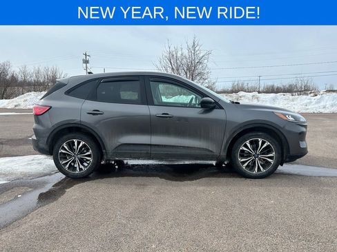 Used 2021 Ford Escape SE w/ SE Sport Appearance Package image 7