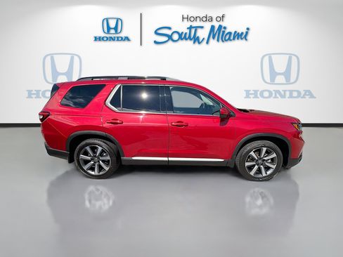 Certified 2024 Honda Pilot Touring image 8