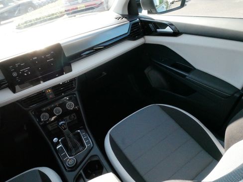 Certified 2025 Volkswagen Taos S AWD/4WD image 11