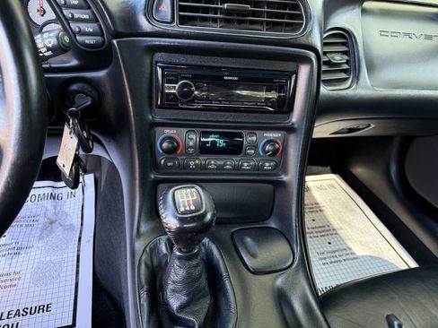 Used 2002 Chevrolet Corvette Convertible w/ Preferred Equipment Group2 image 19