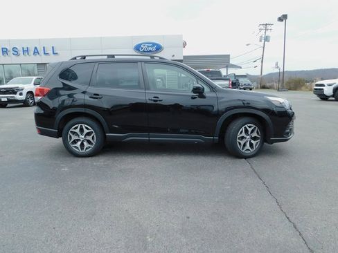 Used 2023 Subaru Forester Premium image 10