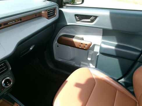 Used 2023 Ford Maverick Lariat w/ Lariat Luxury Package FWD image 18