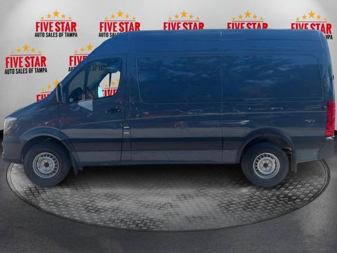 Used 2018 Mercedes-Benz Sprinter 2500 image 4