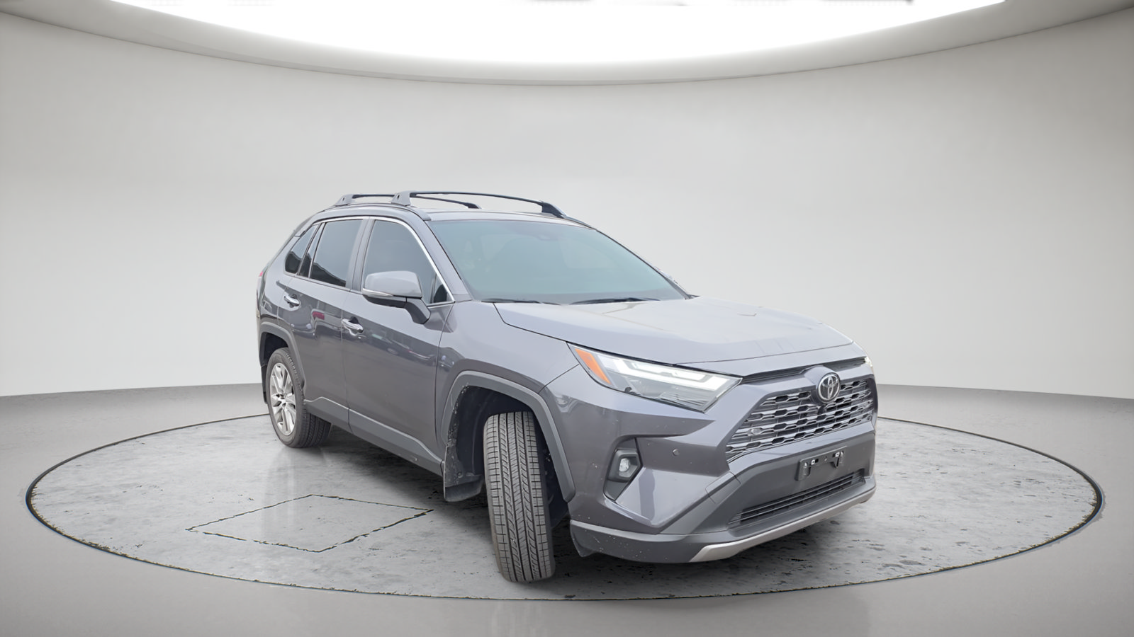 Used 2025 Toyota RAV4 Limited w/ Advanced Technology Package AWD/4WD image 3