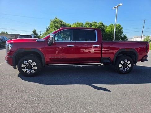 Used 2024 GMC Sierra 2500 Denali w/ Denali Reserve Package AWD/4WD image 12