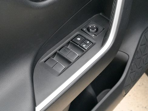 Used 2021 Toyota RAV4 XSE image 21